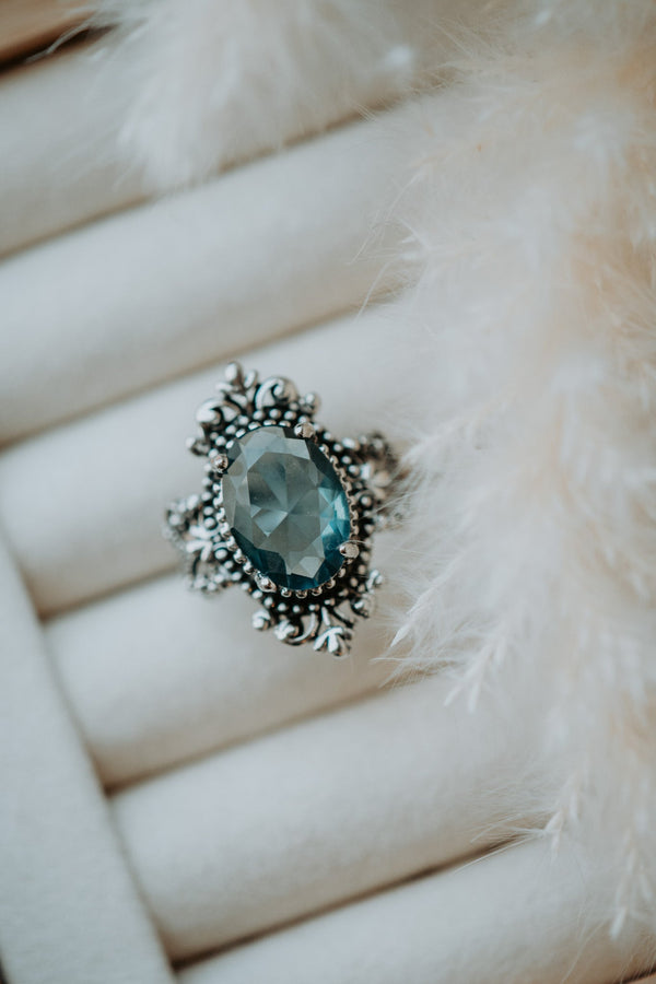 Silent Bloom Vintage Silver Ring