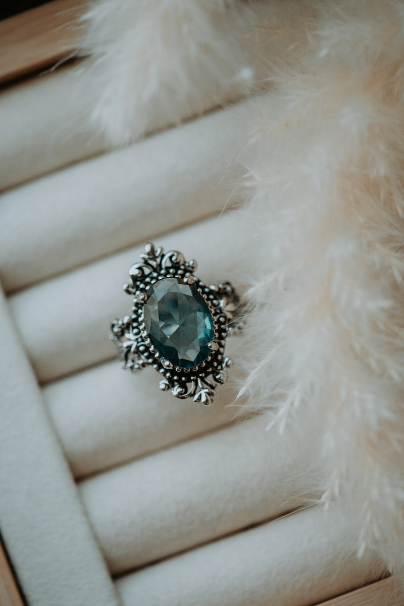 Silent Bloom Vintage Silver Ring