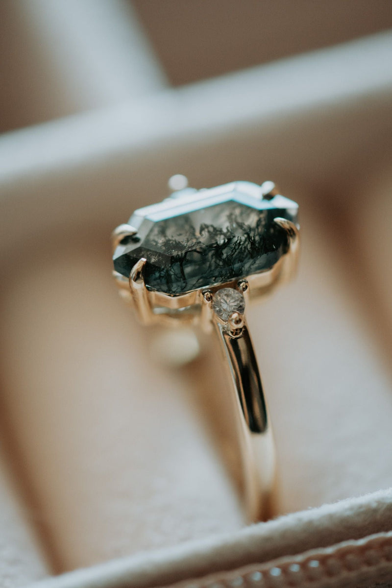 Dina Hexagon Moss Agate Gold Engagement Ring