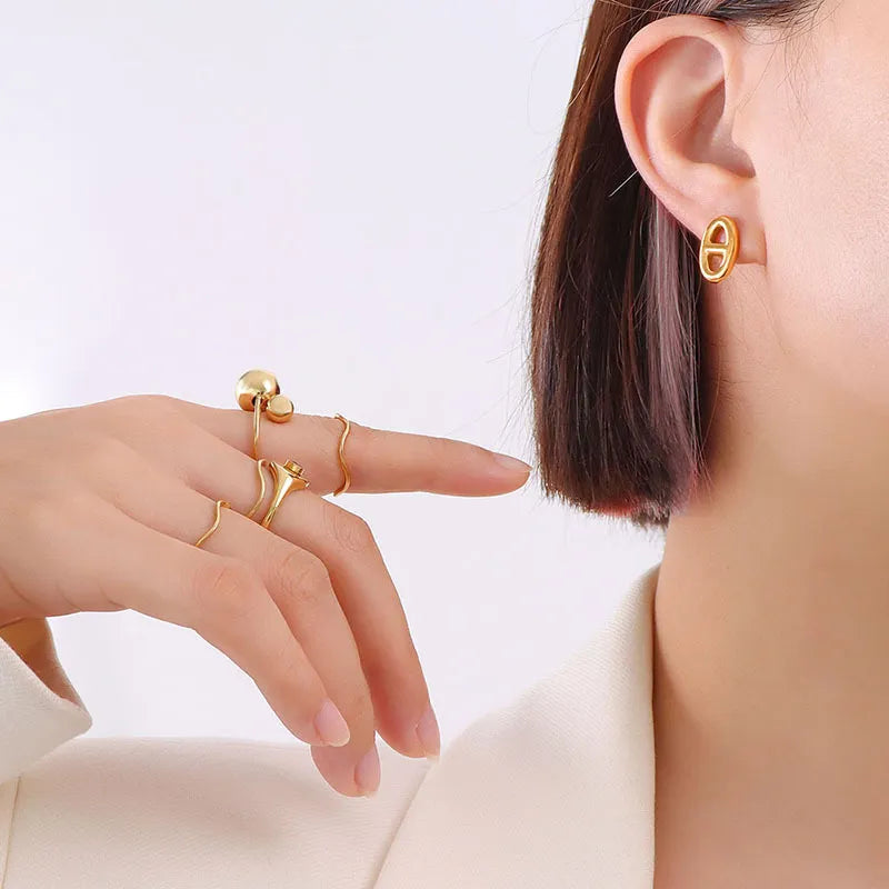 Alina Toggle Gold Earrings