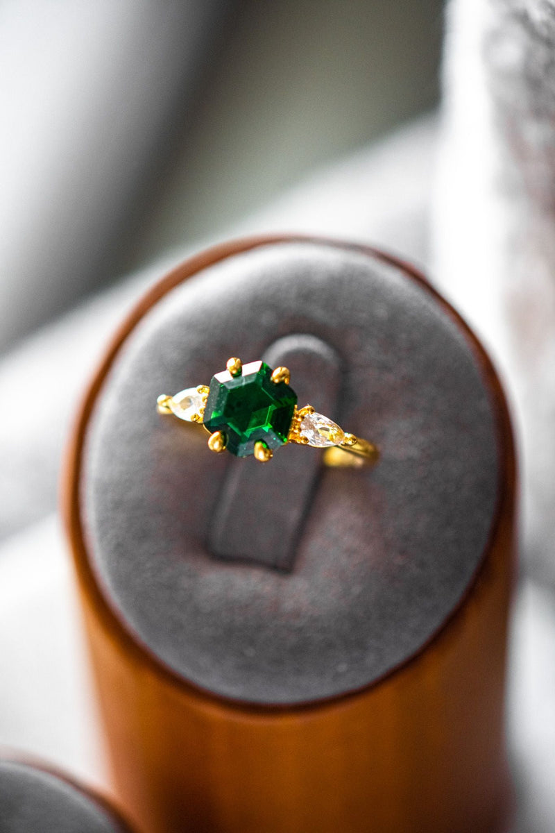 Mia Emerald Hexagon Cut Gold Ring