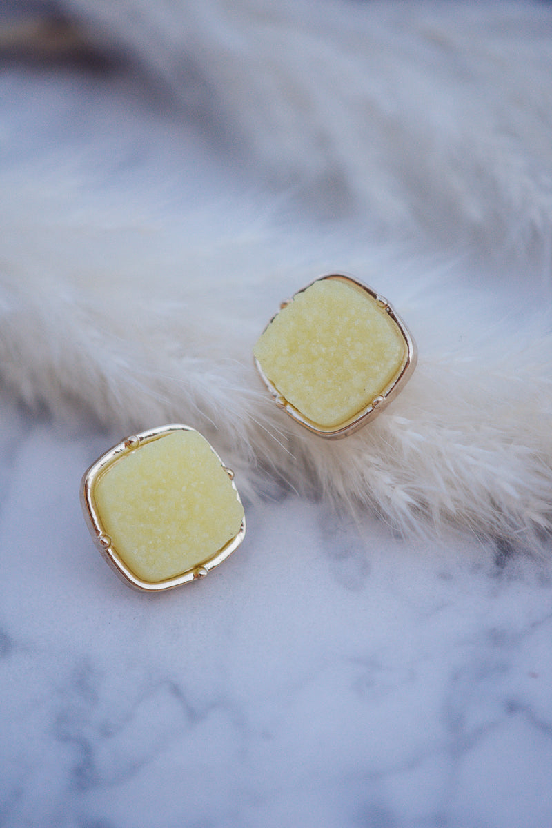 Eloise Druzy Post Stud Earrings in Lime
